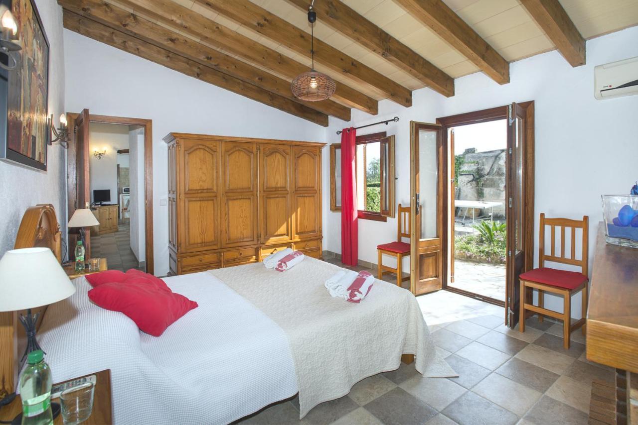 Owl Booking Villa Tarongers - Stay For Couples 波连萨港 外观 照片